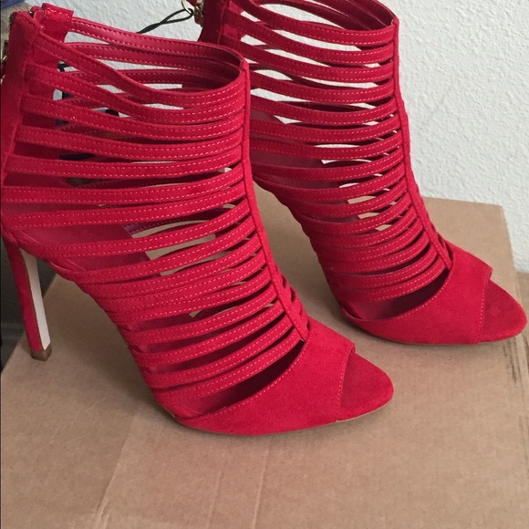 Blogger Fave! BNWT Stunning Strappy Red Zara Heels! - Picture 3 of 4